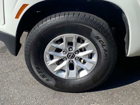 Used 2024 Nissan Frontier SV w/ Technology Package AWD/4WD image 6