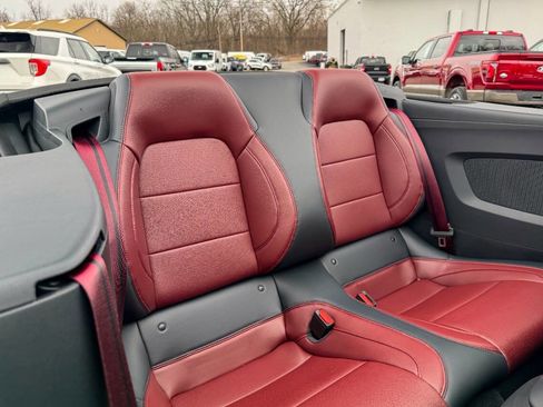 Used 2025 Ford Mustang GT Premium RWD image 21