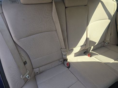 Used 2017 Subaru Outback 2.5i Premium image 18