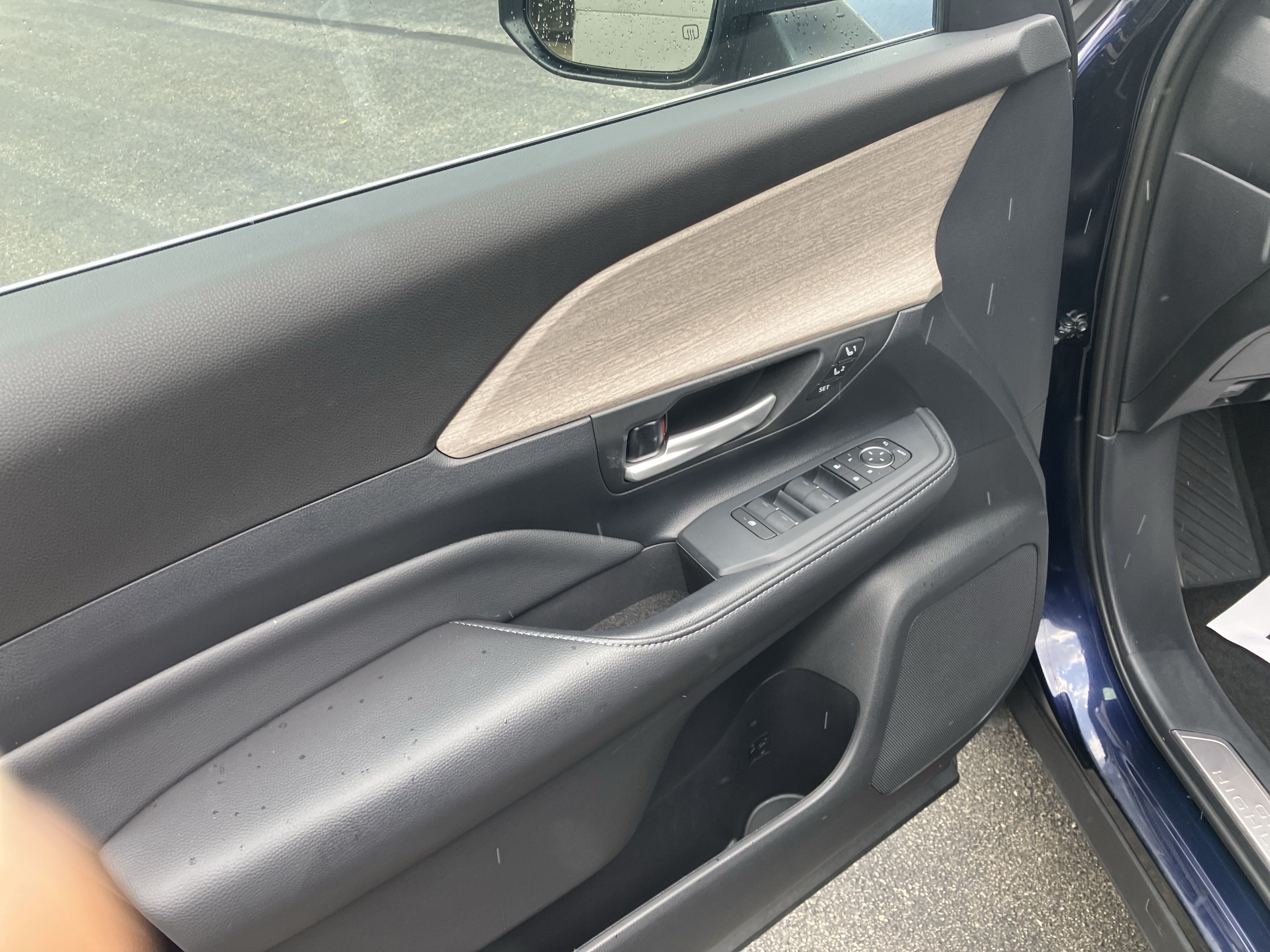 Used 2025 Toyota Grand Highlander AWD Hybrid image 18