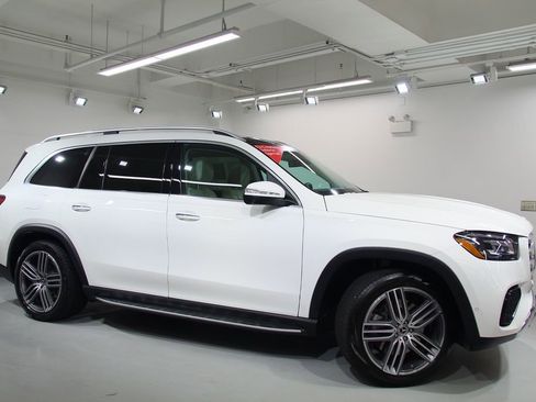 Certified 2026 Mercedes-Benz GLS 450 4MATIC image 12