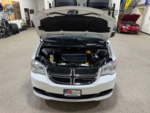 Used 2019 Dodge Grand Caravan SE image 62