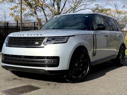 New 2025 Land Rover Range Rover Long Wheelbase SE