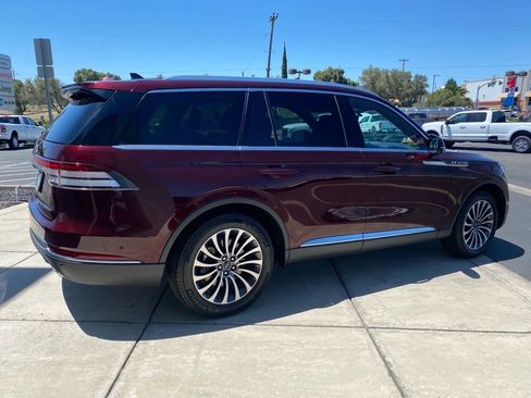 Used 2022 Lincoln Aviator Reserve w/ Equipment Group 201A image 9
