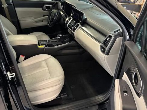 Used 2023 Kia Sorento S w/ Panoramic Sunroof Package FWD image 18