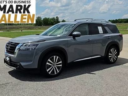 Used 2022 Nissan Pathfinder Platinum w/ Cargo Package