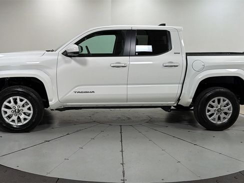 Certified 2025 Toyota Tacoma SR5 image 8