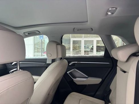 Used 2022 Audi Q3 2.0T Premium Plus image 8