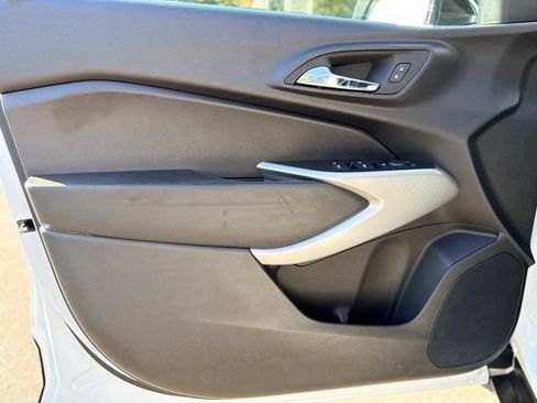 Used 2024 Chevrolet Trax RS w/ Driver Confidence Package FWD image 17