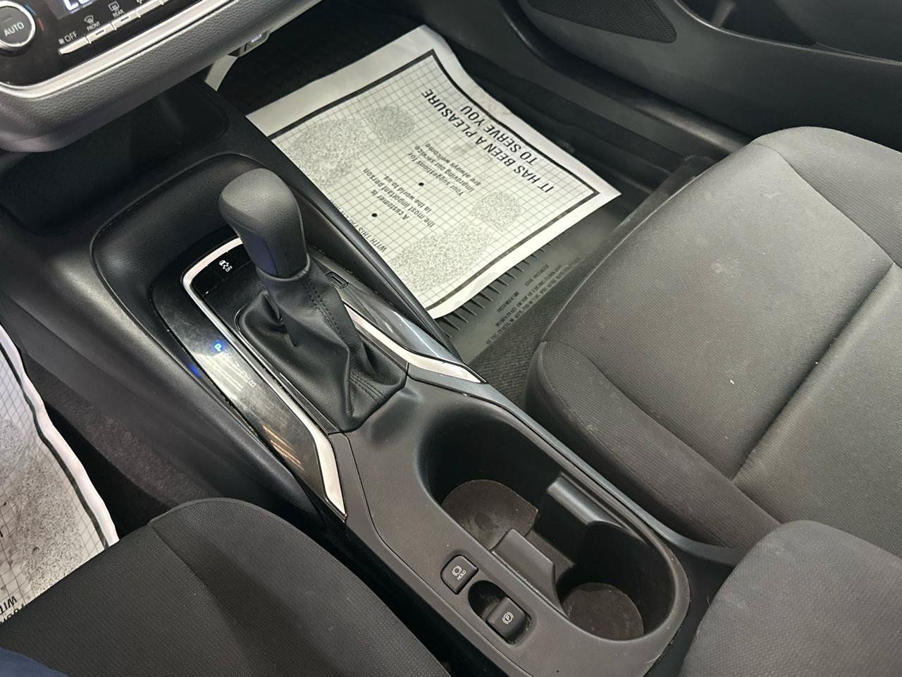 Used 2025 Toyota Corolla LE FWD image 20