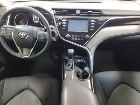 Used 2018 Toyota Camry LE FWD image 22
