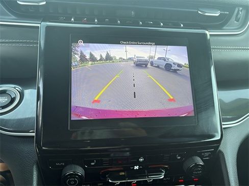 Used 2021 Jeep Grand Cherokee L Laredo image 17