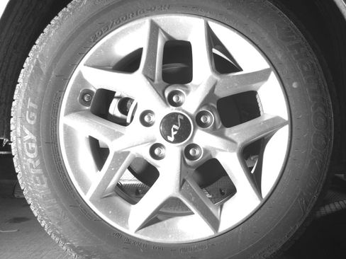 Used 2025 Kia Soul LX w/ LX Technology Package image 15