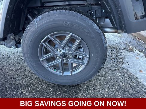 New 2025 Jeep Gladiator Sport image 16