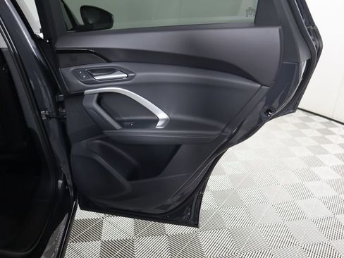 Used 2025 Audi Q5 Premium w/ Convenience Package image 28