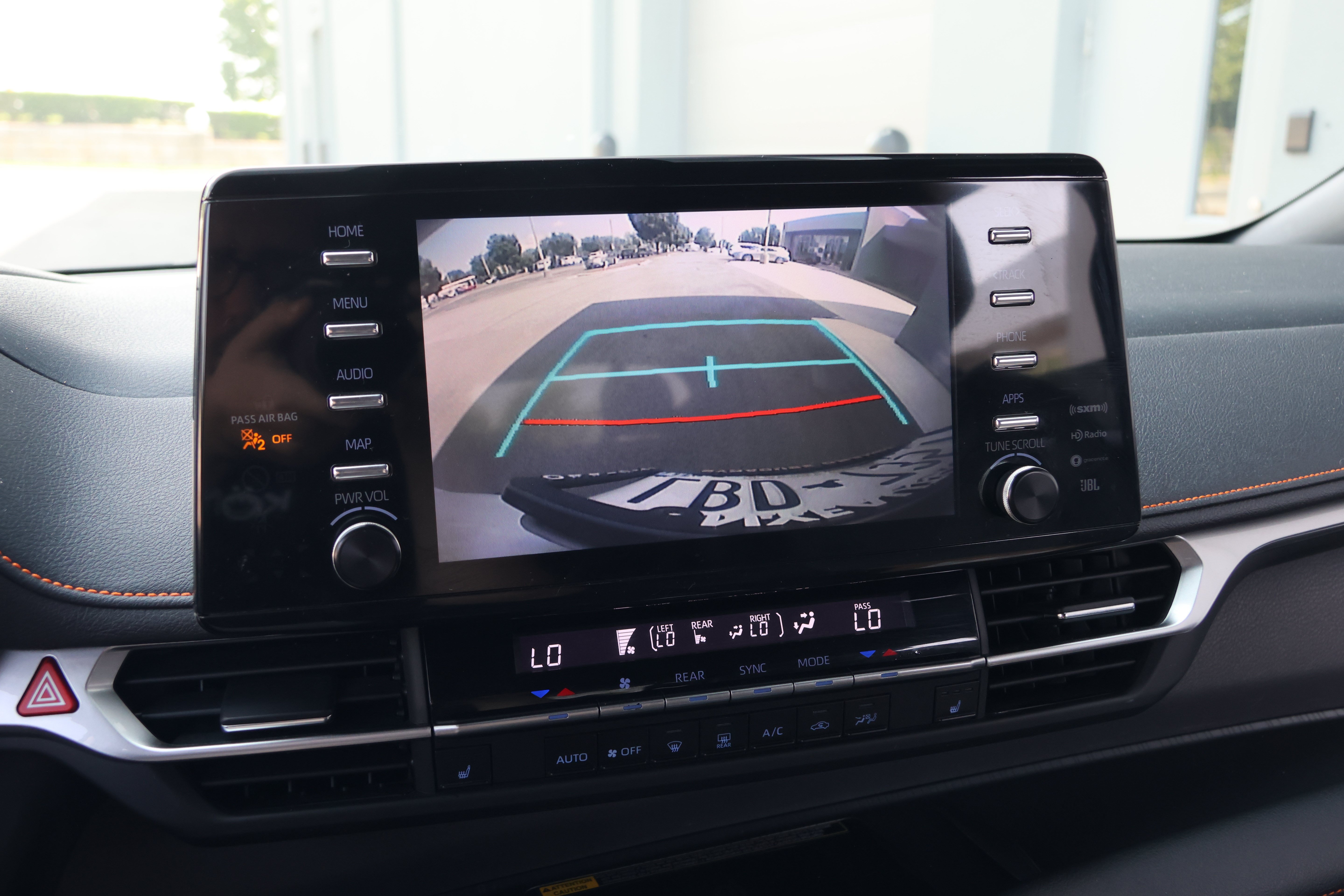 Used 2023 Toyota Sienna XSE w/ XSE Plus Package FWD image 24