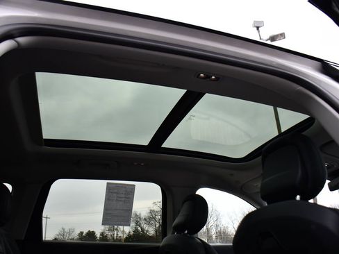 Used 2024 Lincoln Nautilus Reserve w/ Equipment Group 202A image 17