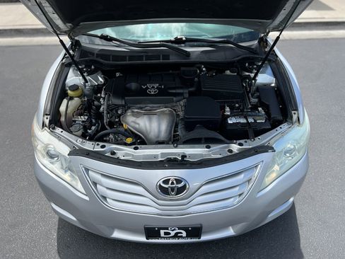 Used 2010 Toyota Camry LE FWD image 10