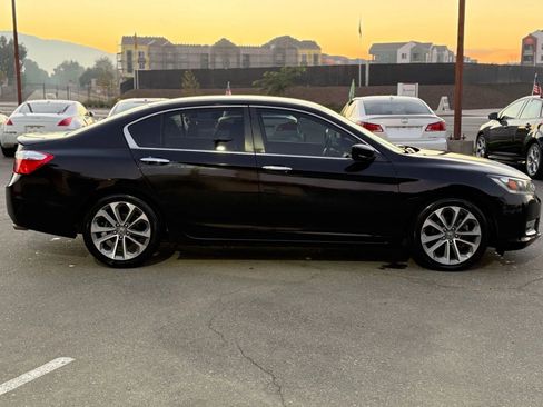 Used 2015 Honda Accord Sport image 4