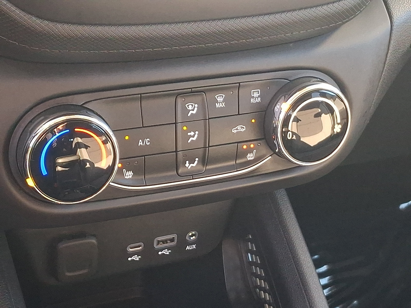 Used 2023 Chevrolet TrailBlazer LT FWD image 16