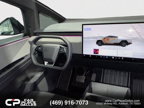 Used 2025 Tesla Cybertruck 2WD Crew Cab image 30