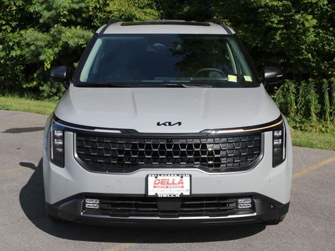 New 2027 Kia Carnival SX w/ Dark Edition Package FWD image 2