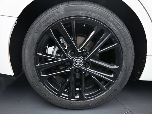 Used 2025 Toyota Camry SE w/ Convenience Package FWD image 10
