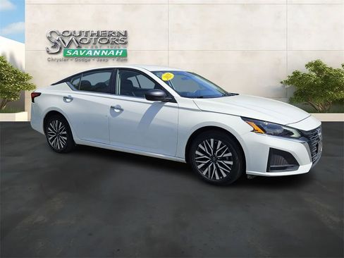 Used 2025 Nissan Altima 2.5 SV image 7