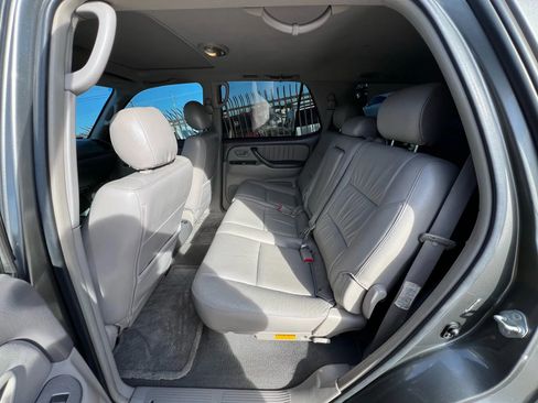 Used 2006 Toyota Sequoia Limited image 18