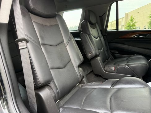 Used 2018 Cadillac Escalade Premium Luxury RWD image 42