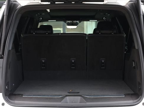 Used 2025 Cadillac Escalade ESV Premium Luxury w/ LPO, Floor Liner Package AWD/4WD image 9