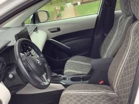 Used 2023 Toyota Corolla Cross LE w/ Moonroof Package AWD/4WD image 17