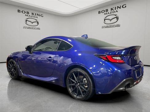 Used 2022 Toyota GR86 Premium RWD image 3
