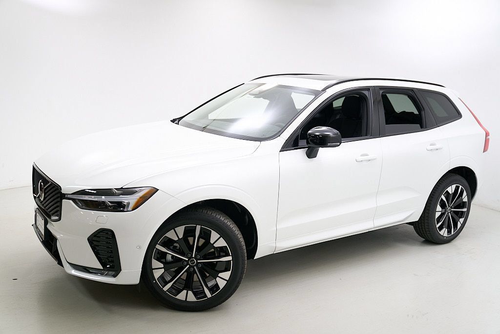 New 2026 Volvo XC60 B5 Plus w/ Climate Package AWD/4WD image 3