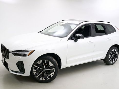 New 2026 Volvo XC60 B5 Plus w/ Climate Package AWD/4WD image 3