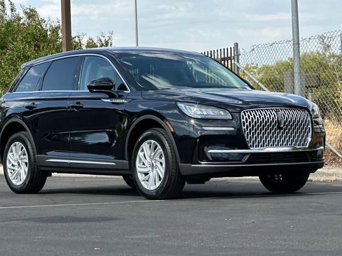 Used 2025 Lincoln Corsair FWD image 10