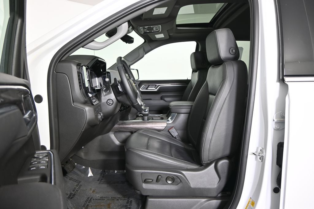 Used 2025 Chevrolet Silverado 1500 LTZ w/ LTZ Premium Package AWD/4WD image 21