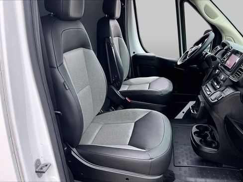 Used 2025 RAM ProMaster 2500 w/ Convenience Group FWD image 9
