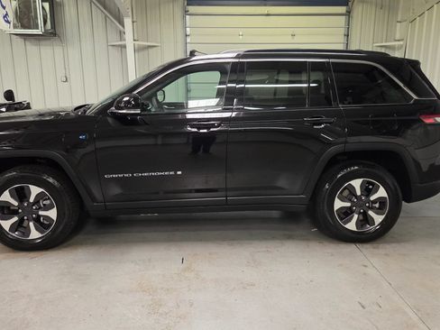 Used 2024 Jeep Grand Cherokee Limited 4xe AWD/4WD image 3