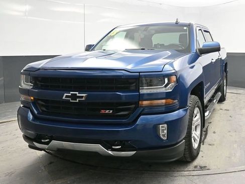 Used 2018 Chevrolet Silverado 1500 LT w/ All Star Edition image 2