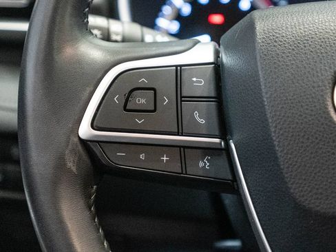 Used 2023 Toyota Highlander XLE FWD image 17
