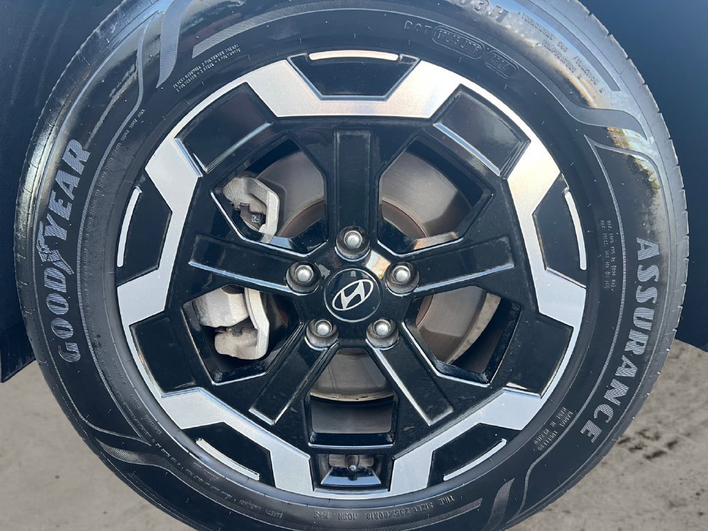 Used 2025 Hyundai Santa Fe SEL AWD/4WD image 9