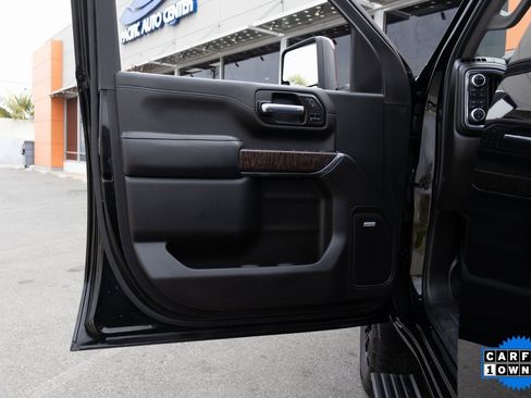 Used 2022 GMC Sierra 2500 Denali w/ Denali Black Diamond Edition image 12