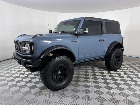 Used 2023 Ford Bronco Wildtrak image 3