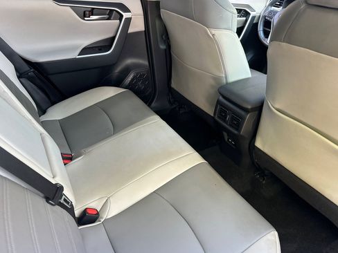 Used 2021 Toyota RAV4 Limited w/ Carpet Mat Package (TMS) AWD/4WD image 35