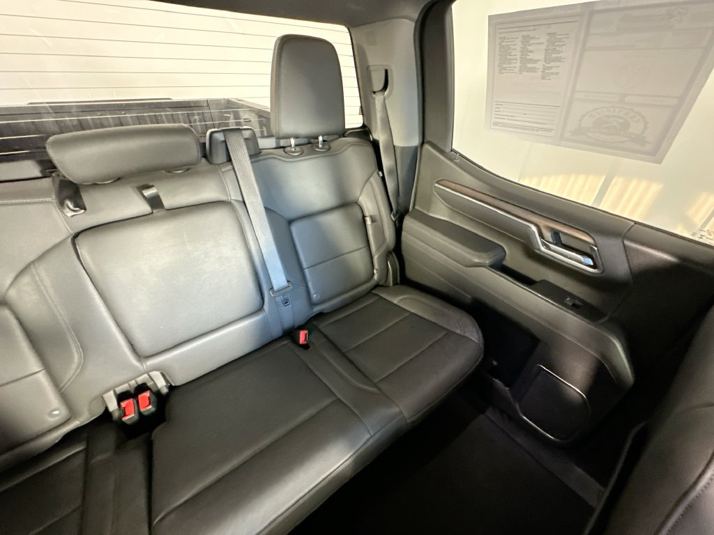 Used 2025 GMC Sierra 1500 SLT AWD/4WD image 14