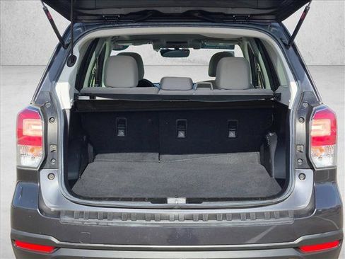 Used 2018 Subaru Forester 2.5i Premium AWD/4WD image 6