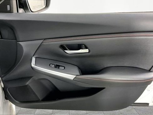 Used 2025 Nissan Sentra SR FWD image 26