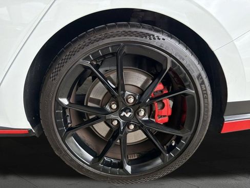 Used 2025 Hyundai Elantra N FWD image 23
