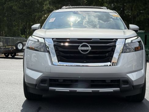 Used 2025 Nissan Pathfinder Platinum w/ Cargo Package AWD/4WD image 26